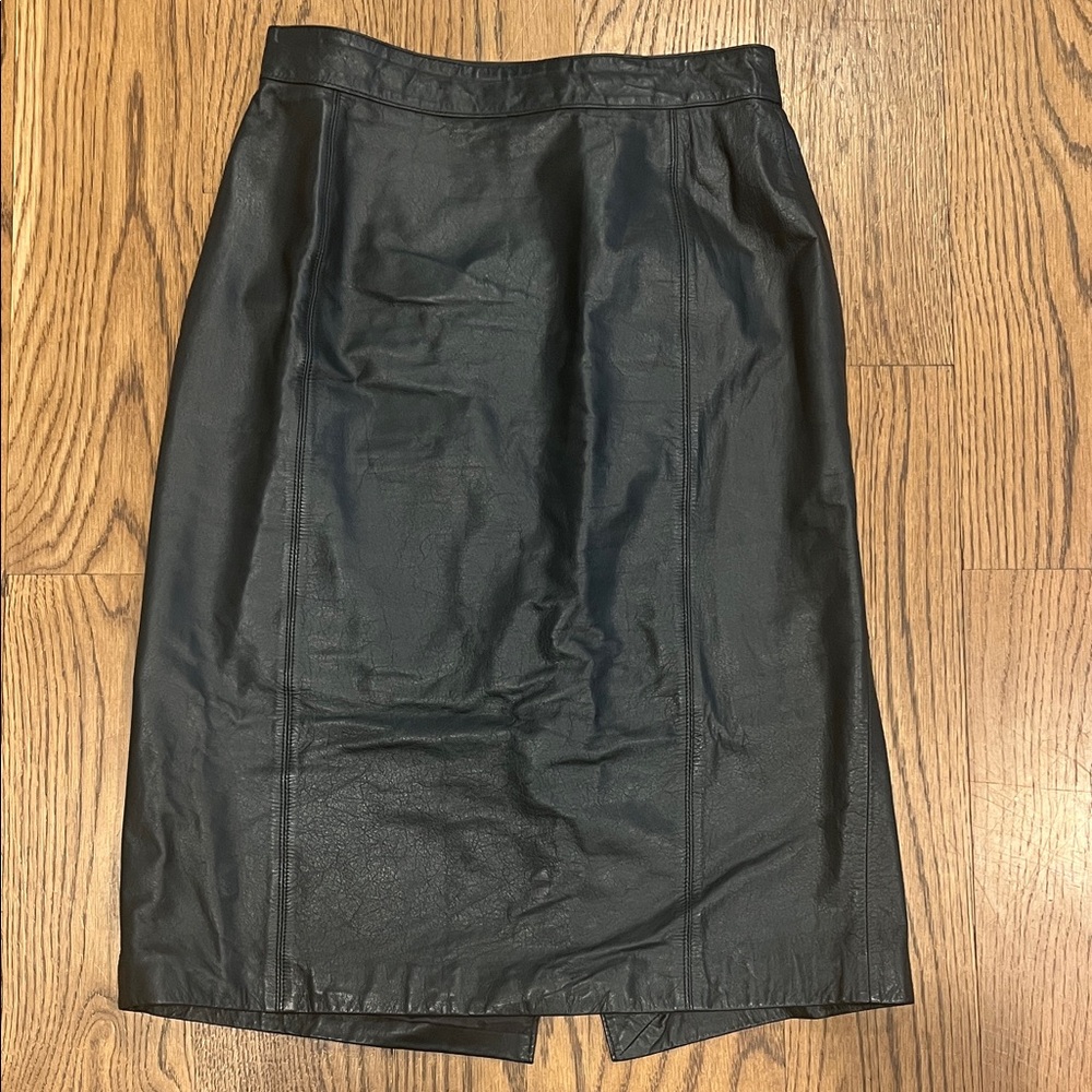 Elegant Dark Green Leather Skirt